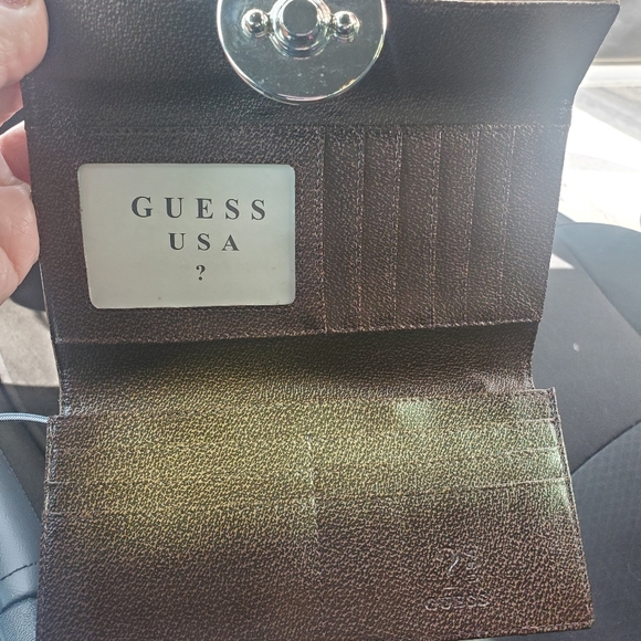 Guess wallet - Picture 3 of 3